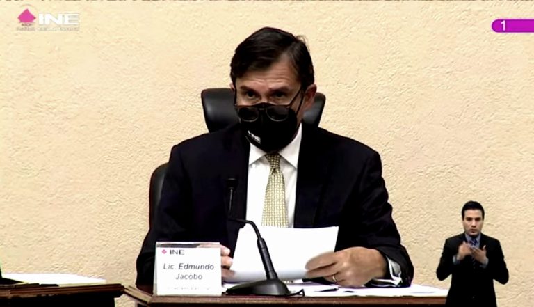 Edmundo Jacobo Molina, Secretario Ejecutivo.