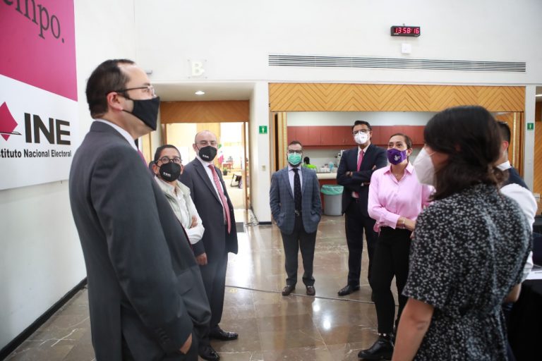 Receso en la Sesión Extraordinaria del Consejo General.