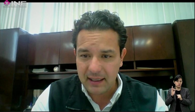 Presentación de Carlos Alberto Ferrer Silva, Titular de la Unidad Técnica de lo Contencioso Electoral en el INE.