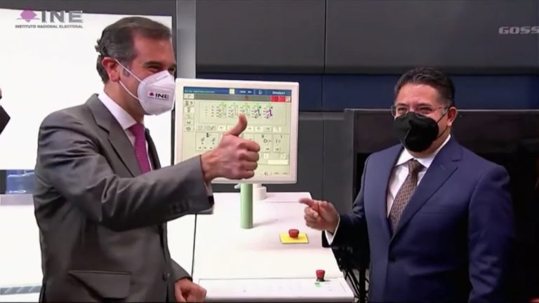 Rabindranath Salazar Solorio, Subsecretario de Desarrollo Democrático, Participación Social y Asuntos Religiosos de la Secretaría de Gobernación y Lorenzo Córdova Vianello, Consejero Presidente del INE.