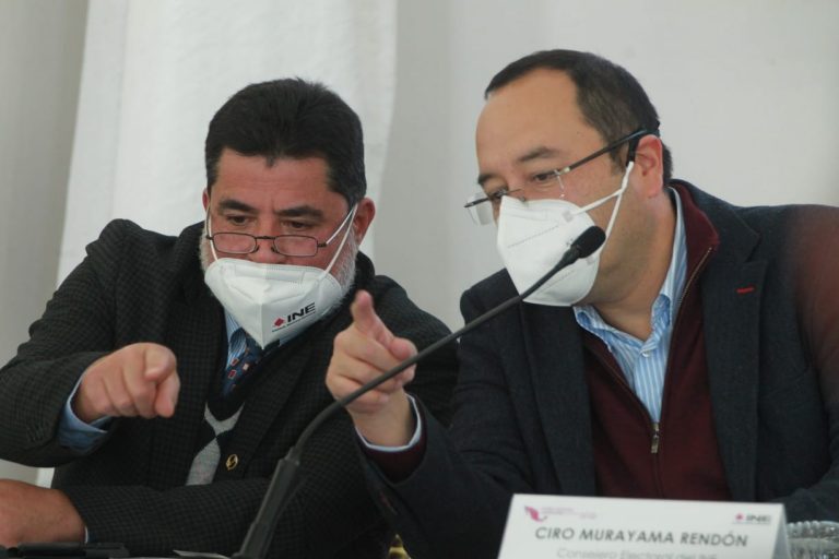 Matías Chiquito Díaz de León Vocal Ejecutivo del INE en Zacatecas y Ciro Murayama Rendón, Consejero Electoral del INE.
