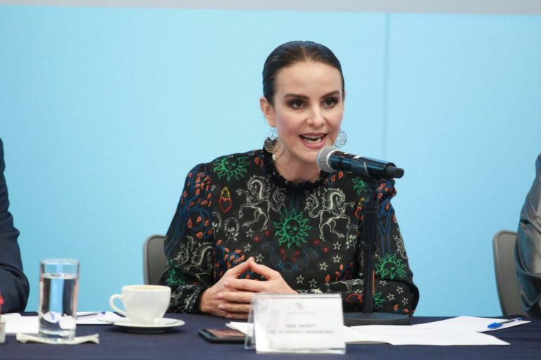 Senadora Nancy de la Sierra Aramburo.