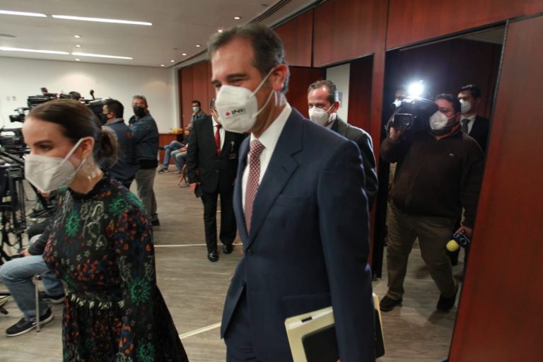 Reunión de trabajo de Senadoras y Senadores del Grupo Plural con el Dr. Lorenzo Córdova Vianello, Consejero Presidente del INE.