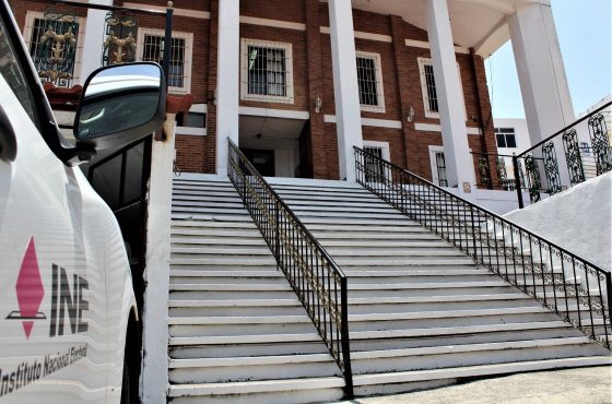 Entrada principal de la Junta Local del INE en Tlaxcala