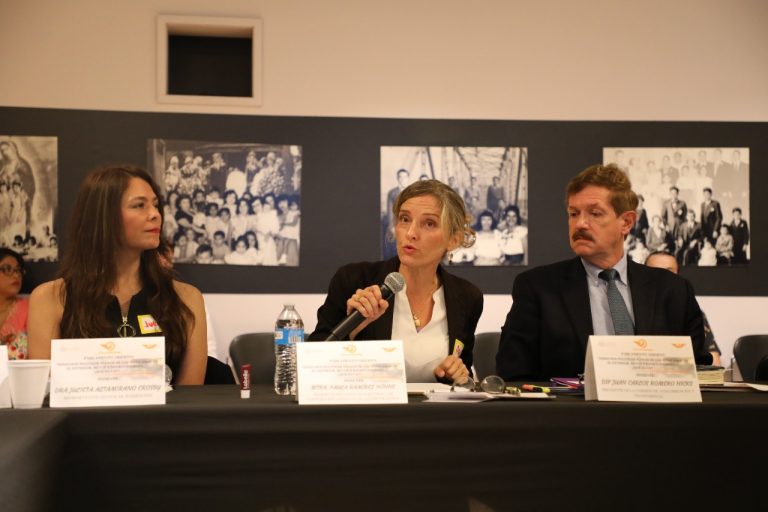 De  izq. a der. Dra. Julieta Altamirano Crosby, Maestra Paula Ramírez Presidenta del Ople de Jalisco y Dip.Juan Carlos Romero Hicks.