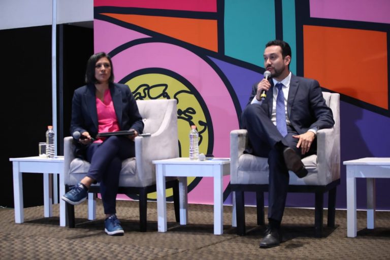 Mesa. "Verificación de información, una nueva forma de hacer periodismo "