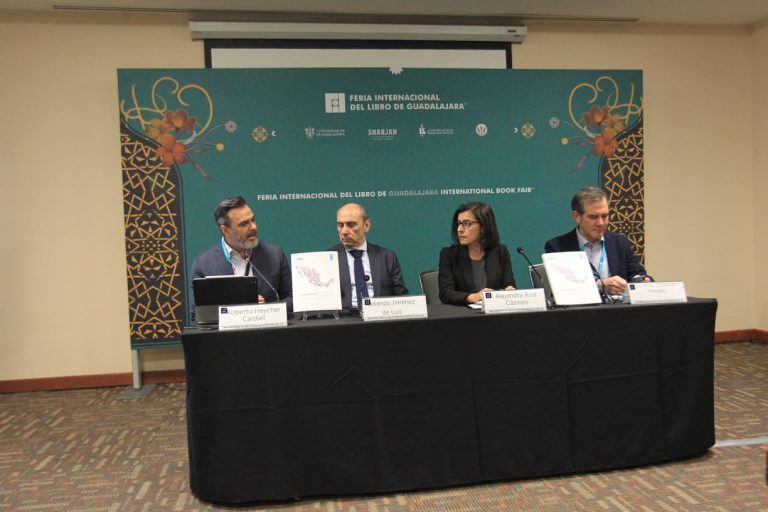 Presentación del Informe País 2020. en el marco de la Feria Internacional del Libro de Guadalajara.