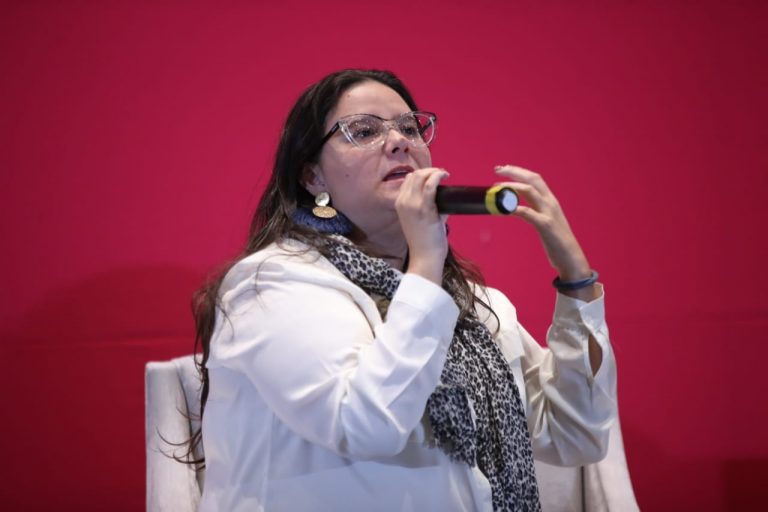 Ana María Saavedra, Colombia Check.