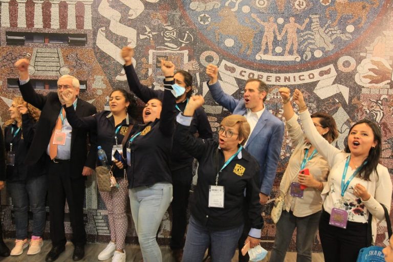 Inauguración del Stand INE.
