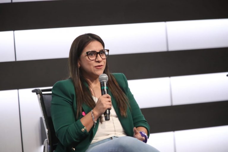 Olimpia Coral Melo Cruz, Conferencista.