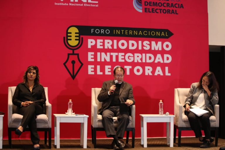 Roberto Zamarripa, Reforma.