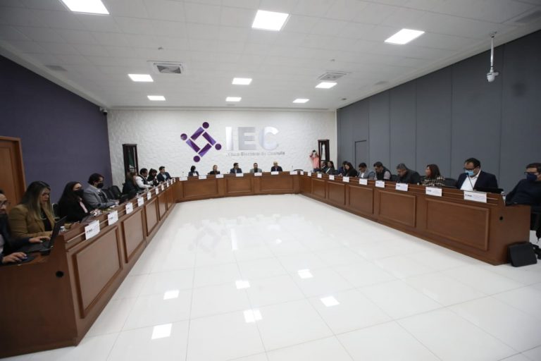 Reunión con el Consejo del Instituto Electoral de Coahuila.