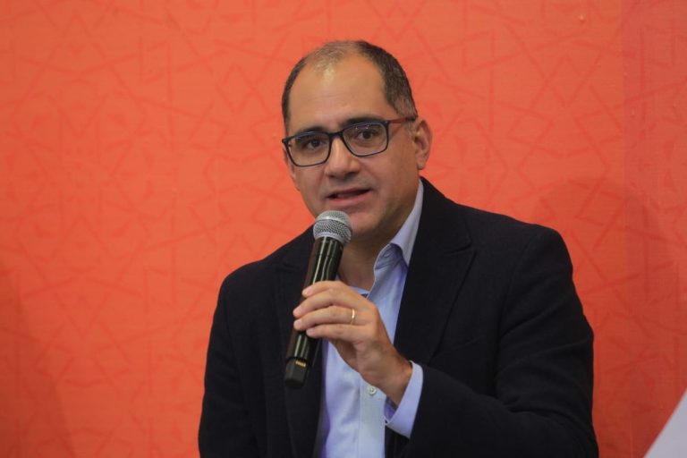 Julio Juárez, Académico de la UNAM.