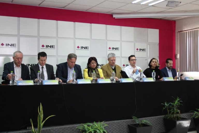 Conferencia de prensa referente al Foro Global sobre Democracia Directa Moderna 2023.