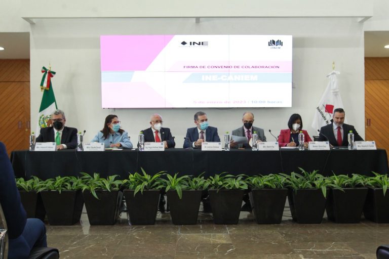 Firma de Convenio de Colaboración entre el INE y la CANIEM.