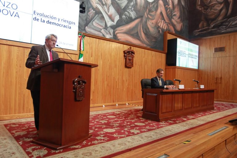 Mauricio Merino Huerta, Doctor en Ciencia Política.