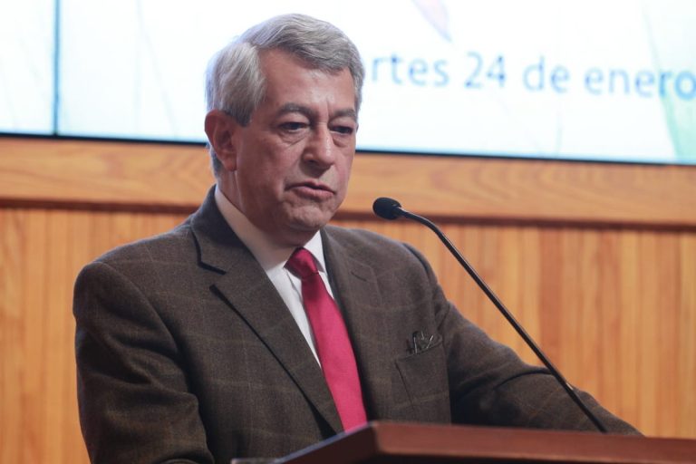 Mauricio Merino Huerta, Doctor en Ciencia Política.