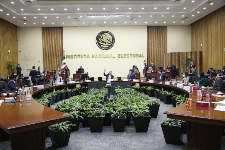 Sesiones Ordinaria y Extraordinaria del Consejo General.