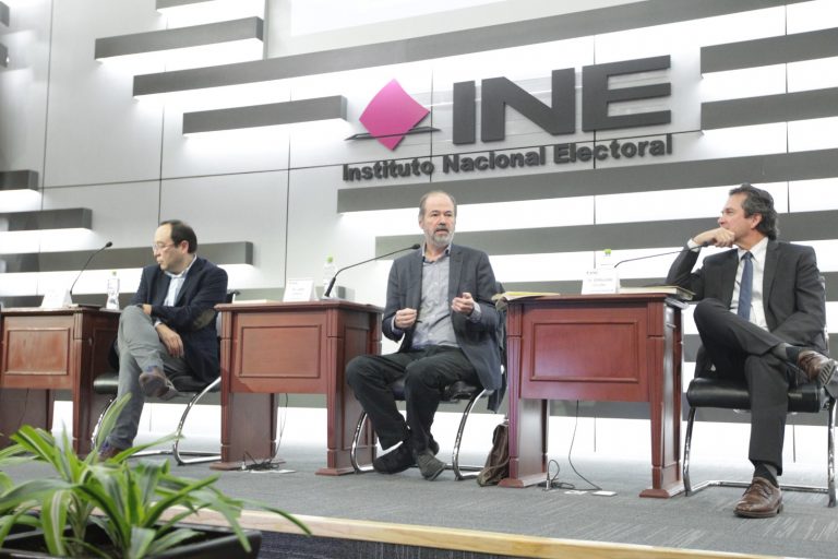 Conferencia Magistral Estacional de Invierno 2022: Democracia y Literatura.