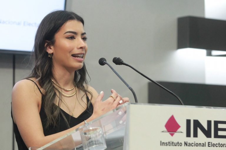 Sandra Judith Abril Duran, Ganadora del tercer lugar.