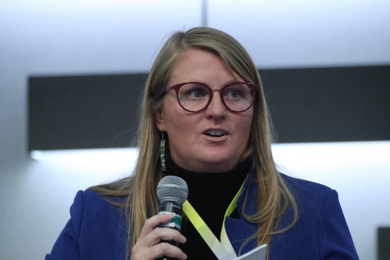 Kacey Bull, Directora de Vinculación y Comunicaciones en Healthy Democracy, Estados Unidos.