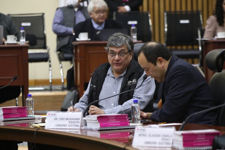 Ucc-Kib Espadas Ancona y Ciro Murayama Rendón Consejeros Electorales.