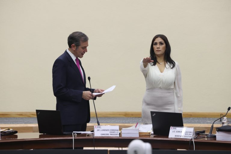 Toma de protesta de Ana Margarita Torres Arreola como Vocal Ejecutiva de la Junta Local Ejecutiva del Estado de Colima.