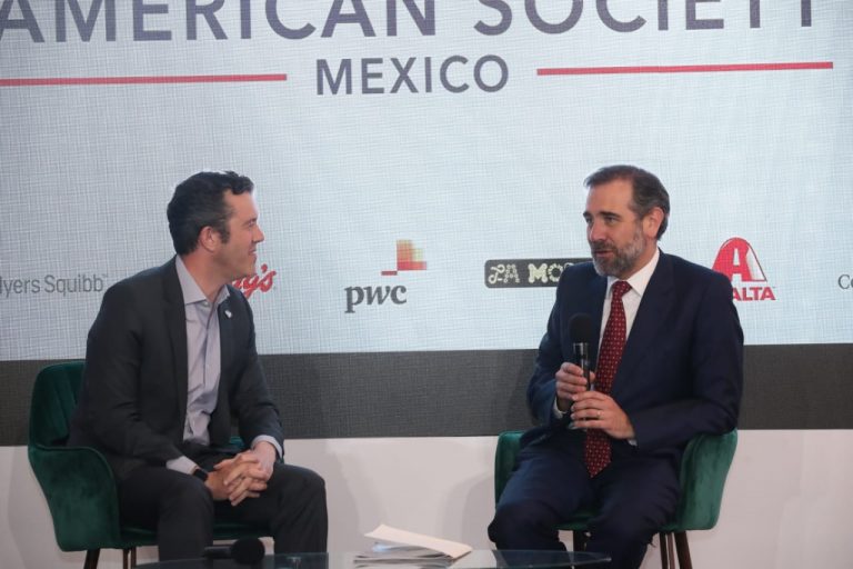 Encuentro con miembros de la Americana Society of Mexico.