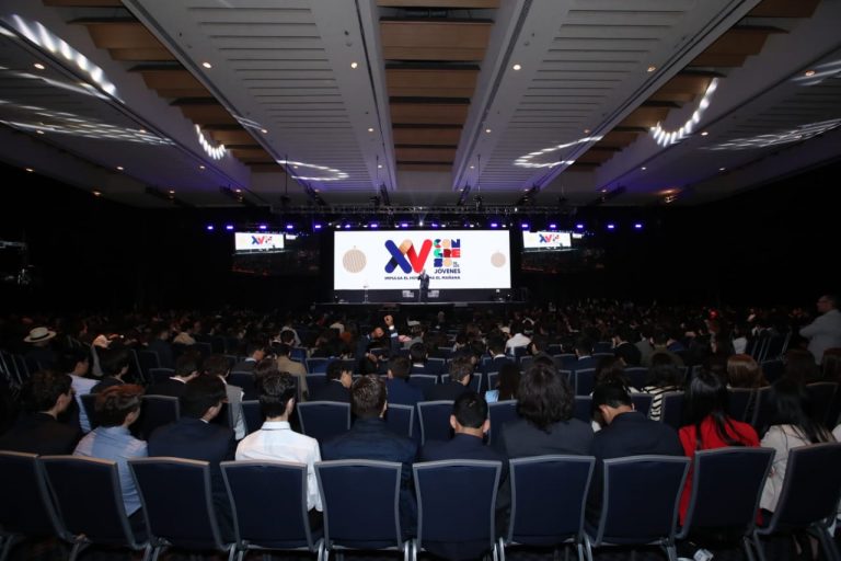 Participación del Consejero Presidente Dr. Lorenzo Córdova Vianello en el  XV Congreso de los Jóvenes “Impulsa el hoy, forma el mañana”.