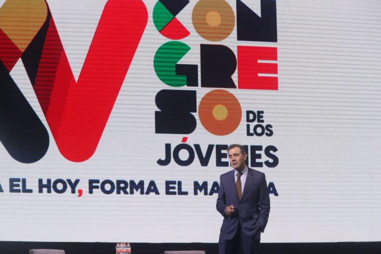 Participación del Consejero Presidente Dr. Lorenzo Córdova Vianello en el  XV Congreso de los Jóvenes “Impulsa el hoy, forma el mañana”.