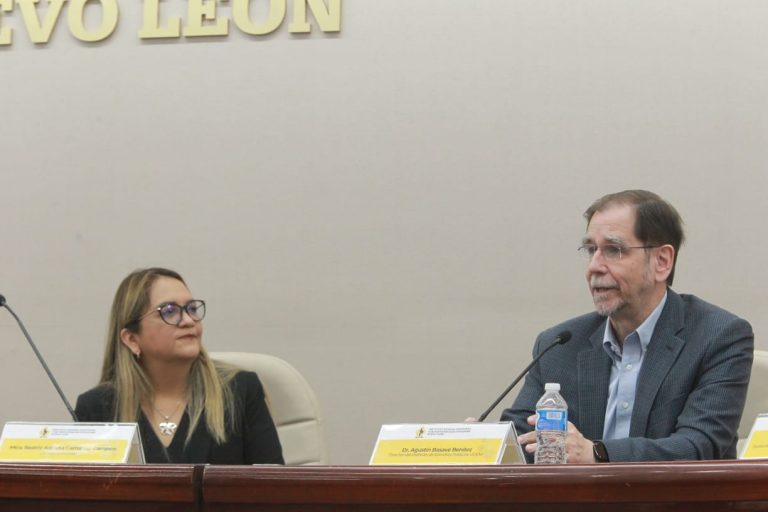 Beatriz Adriana Camacho Carrasco, Consejera Presidenta del Instituto Estatal Electoral y de Participación Ciudadana de Nuevo León y Agustín Basave Benítez, Director del Instituto de Estudios Políticos de la UDEM.