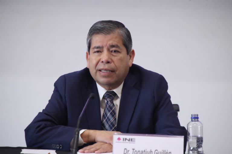 Tonathiu Guillen López, Autor.