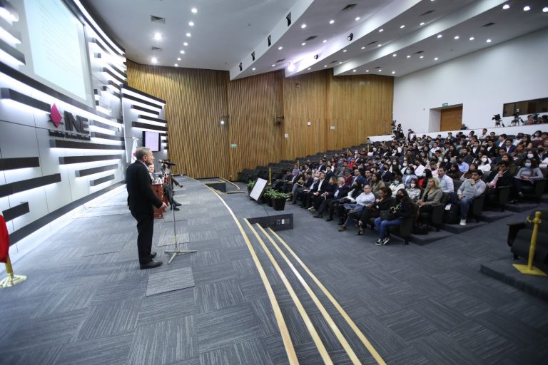 Conferencia Magistral Estacional de Primavera 2023 “Declive y Erosión de la Democracia”