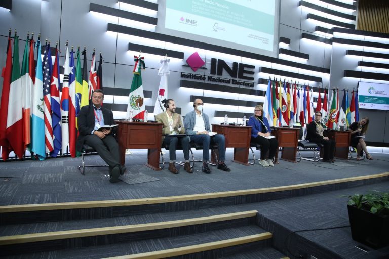 Conferencia Plenaria: Resiliencia democrática en el siglo XXI: ¿Cuaáes son las mejores ideas para utilizar la participación para fortalecer la democracia?