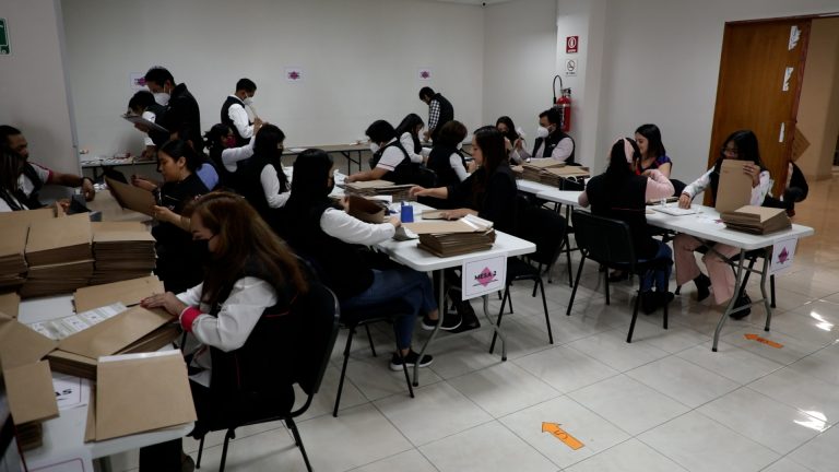 Integración de los Sobres Paquete Electoral de Seguridad para voto anticipado y en prisión preventiva para la elección de gubernaturas del Estado de México