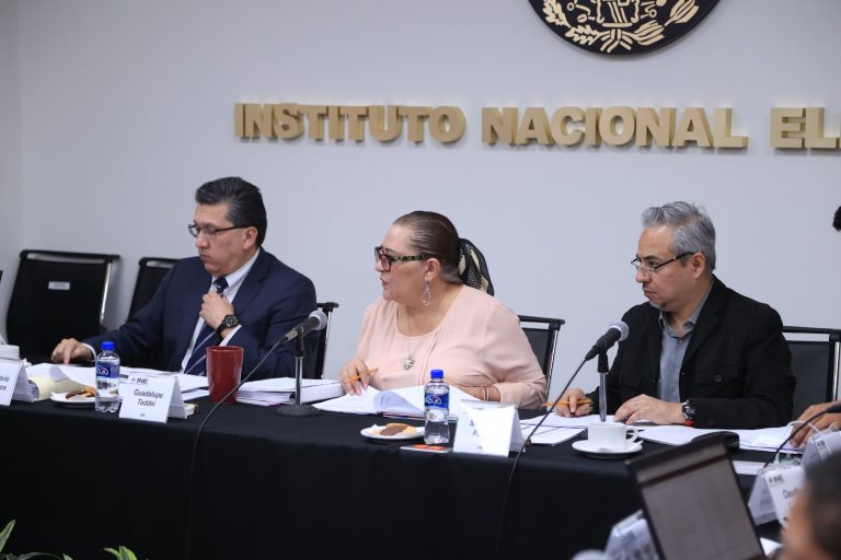 Primera sesión de la Junta General Ejecutiva del INE.