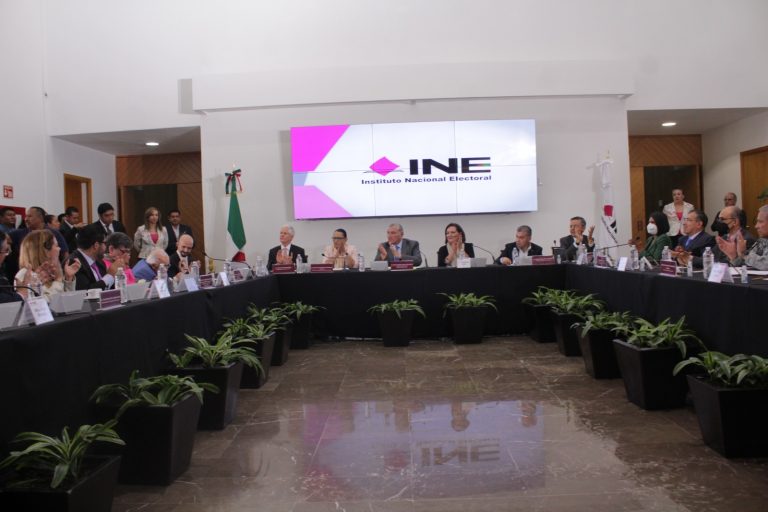 Reunión para implementar acciones que fortalezcan a las instituciones democráticas en los Procesos electorales en el Estado de México y Coahuila.