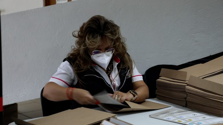 Integración de los Sobres Paquete Electoral de Seguridad para voto anticipado y en prisión preventiva para la elección de gubernaturas del Estado de México