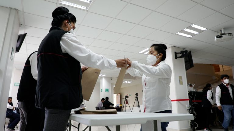 Integración de los Sobres Paquete Electoral de Seguridad para voto anticipado y en prisión preventiva para la elección de gubernaturas del Estado de México