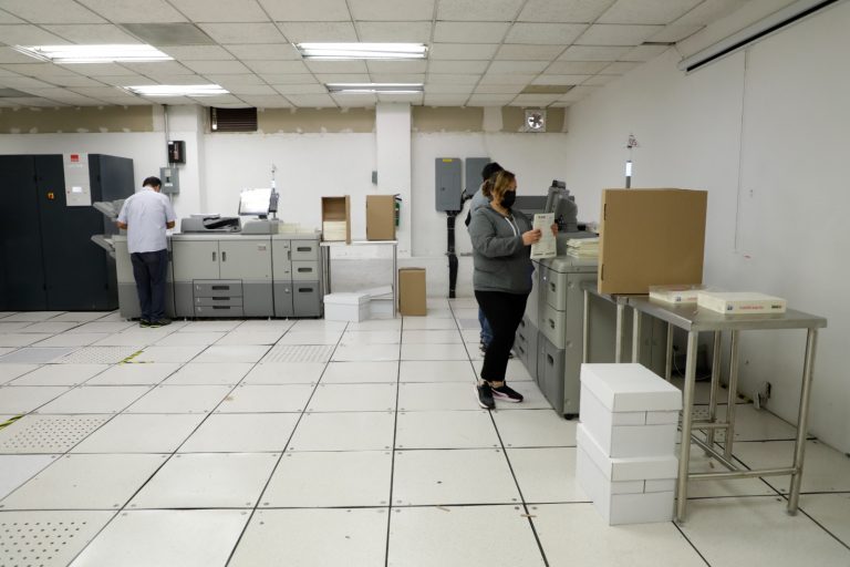 Inició de Impresión de las listas nominales para elecciones locales de Coahuila y Estado de México