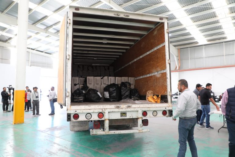 Inicio de la entrega de paquetes electorales a las juntas locales del estado de Coahuila.