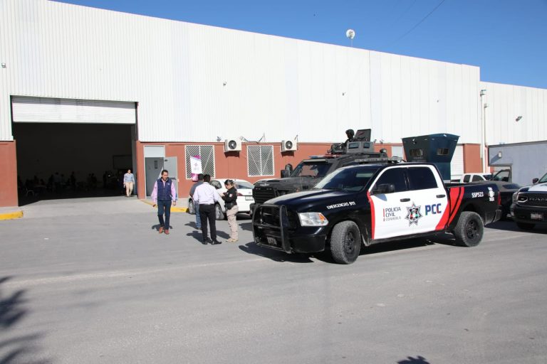 Inicio de la entrega de paquetes electorales a las juntas locales del estado de Coahuila.