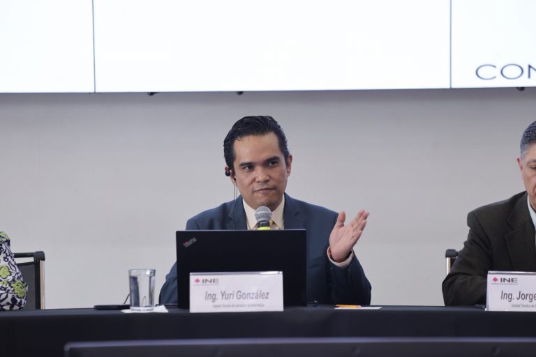 Yuri González Robles, Director de Seguridad y Control informático