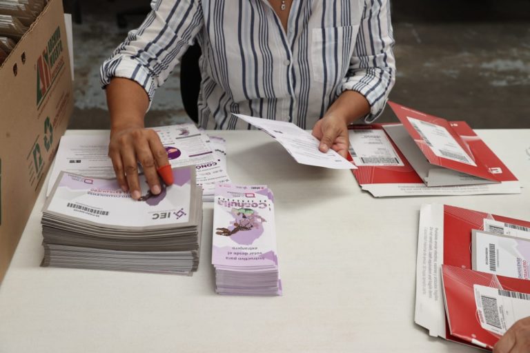 Integración de paquetes electorales para voto postal de Coahuilenses y mexiquense en el extranjero.