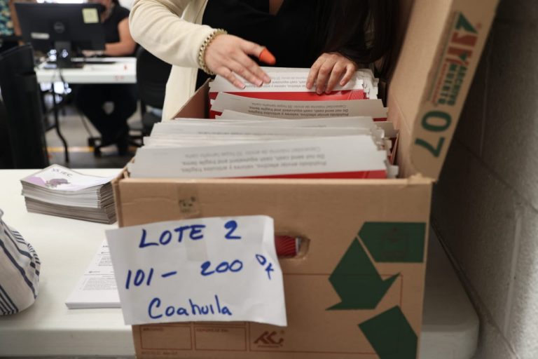 Integración de paquetes electorales para voto postal de Coahuilenses y mexiquense en el extranjero.