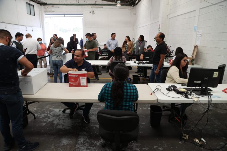 Integración de paquetes electorales para voto postal de Coahuilenses y mexiquense en el extranjero.