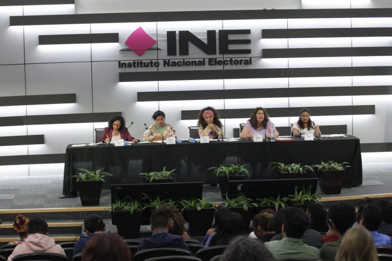 Conversatorio “Derechos políticos y electorales de las mujeres afrodescendientes en México”.