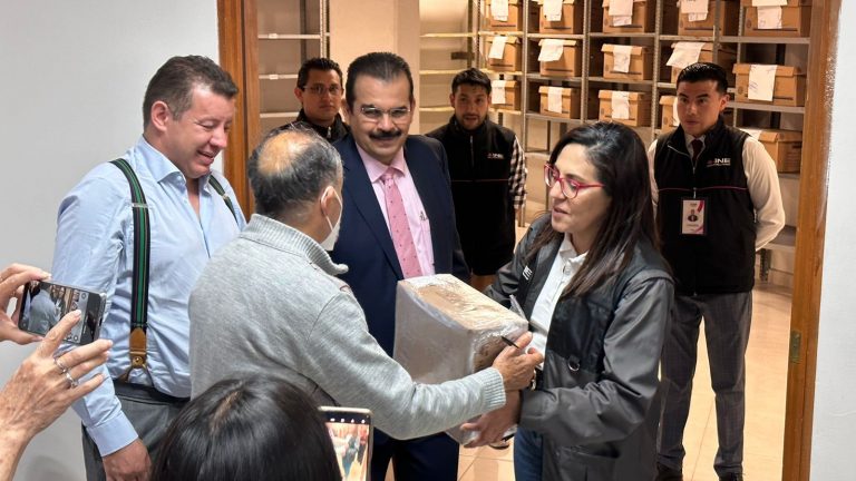 Preparación de las mesas, conteo de votos en el extranjero por internet de los estado de Coahuila y Estado de México