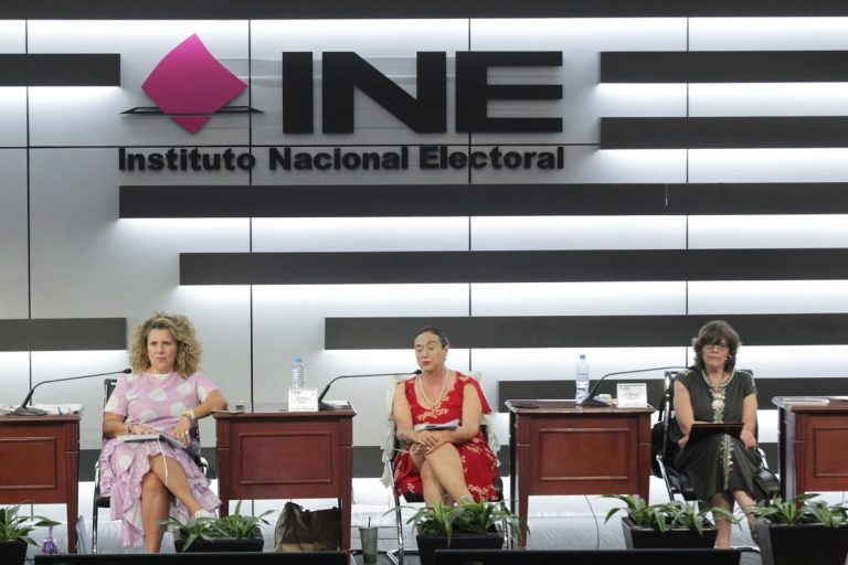 Mesa de diálogo “Constitucionalidad y paridad”