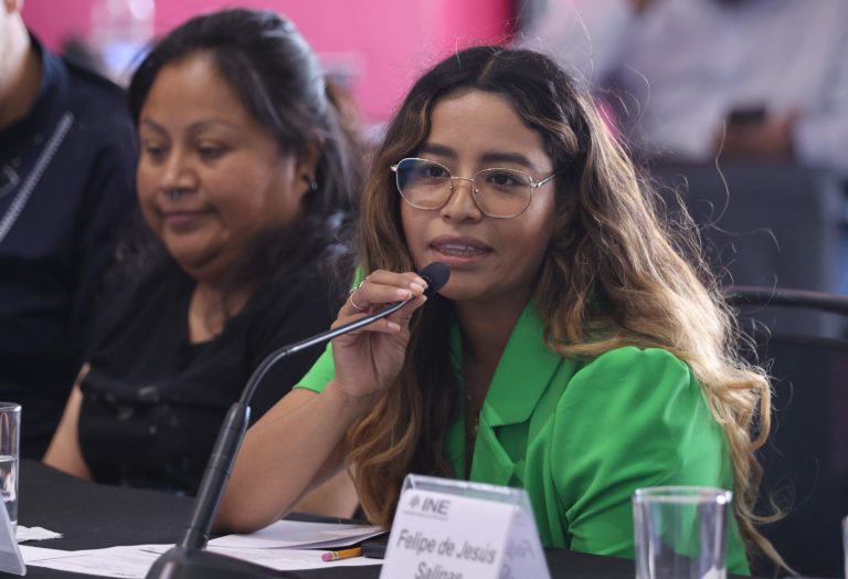 Encuentro entre el INE y Jóvenes Dreamers.